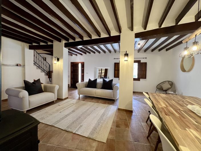 Image No.3-8 Bed Townhouse for sale