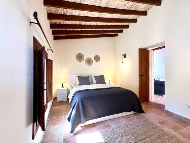 Image No.39-8 Bed Townhouse for sale