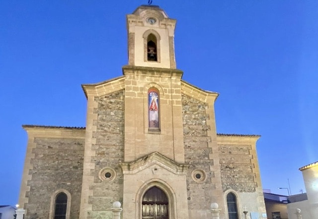 Image No.63-8 Bed Townhouse for sale