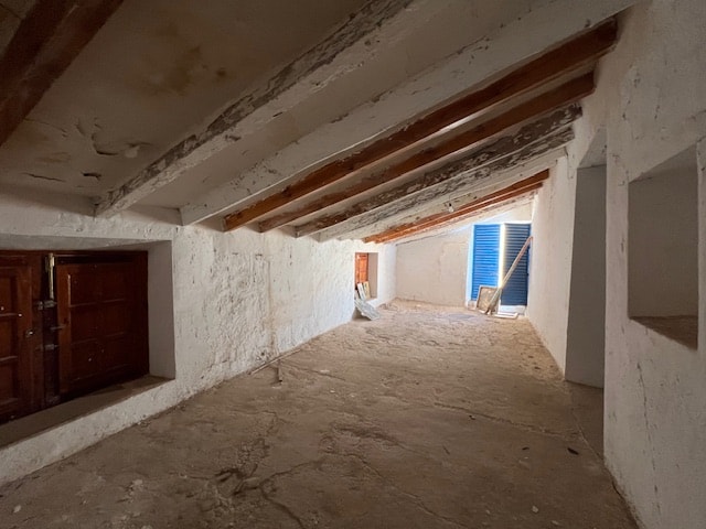 Image No.76-8 Bed Townhouse for sale