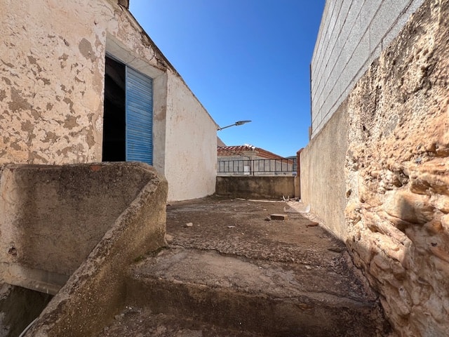 Image No.85-8 Bed Townhouse for sale