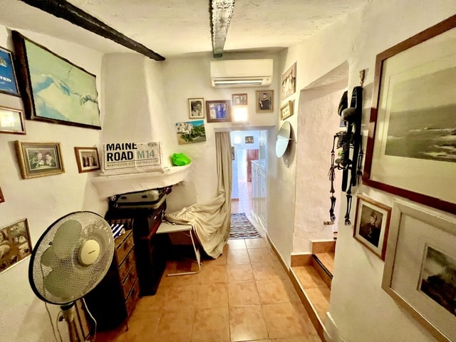 Image No.21-4 Bed Country House for sale