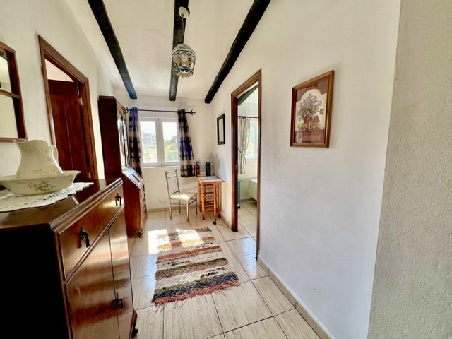 Image No.32-4 Bed Country House for sale