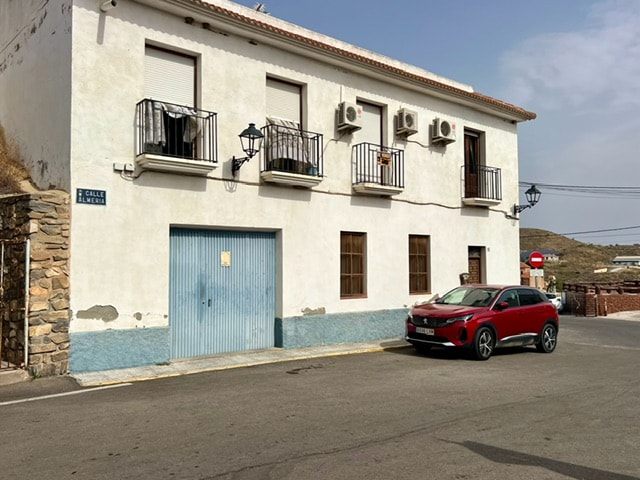 Image No.2-5 Bed Townhouse for sale