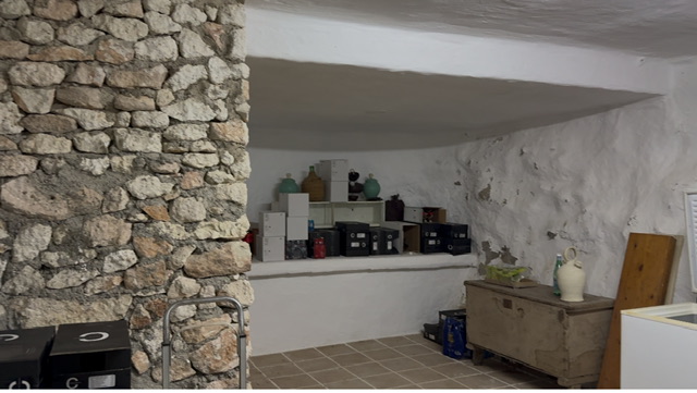 Image No.38-5 Bed House for sale