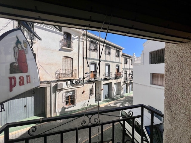 Image No.2-5 Bed Townhouse for sale