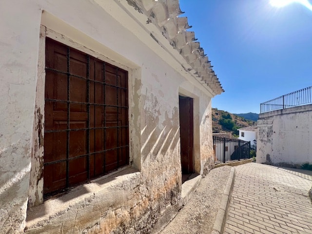 Image No.24-5 Bed Townhouse for sale