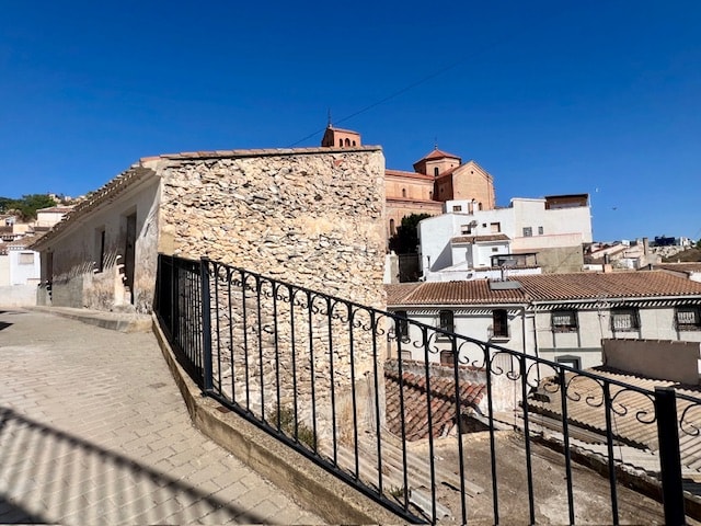 Image No.25-5 Bed Townhouse for sale