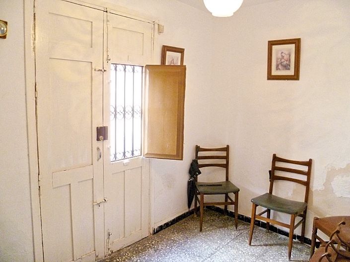 Image No.7-6 Bed Townhouse for sale