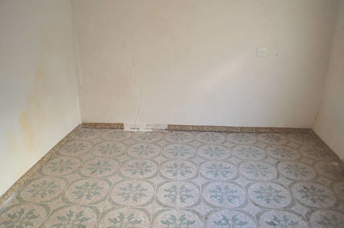 Image No.17-5 Bed Townhouse for sale