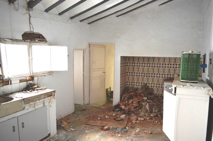 Image No.18-5 Bed Townhouse for sale