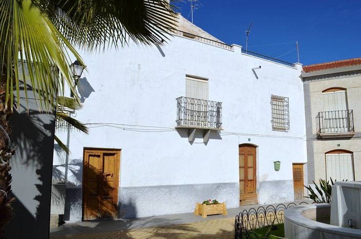 Image No.2-5 Bed Townhouse for sale