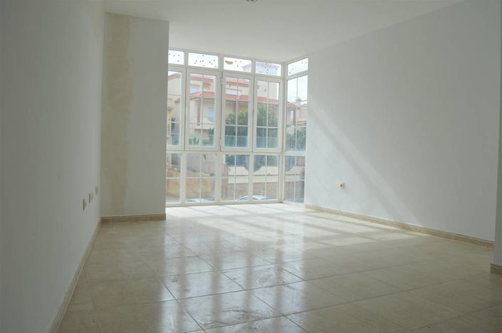 Image No.10-3 Bed Apartment for sale