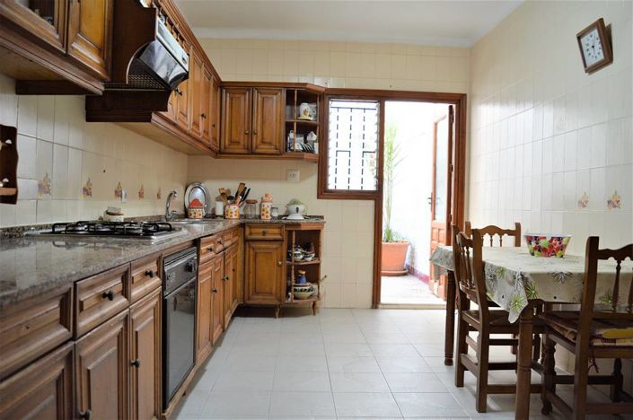 Image No.14-5 Bed Townhouse for sale