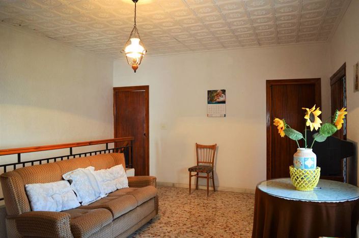 Image No.20-5 Bed Townhouse for sale