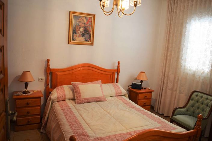 Image No.20-5 Bed Townhouse for sale