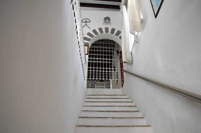 Image No.10-2 Bed Commercial for sale