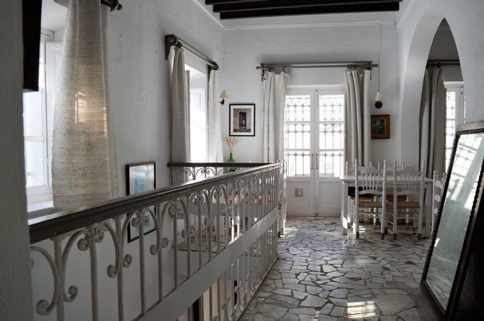 Image No.12-2 Bed Commercial for sale