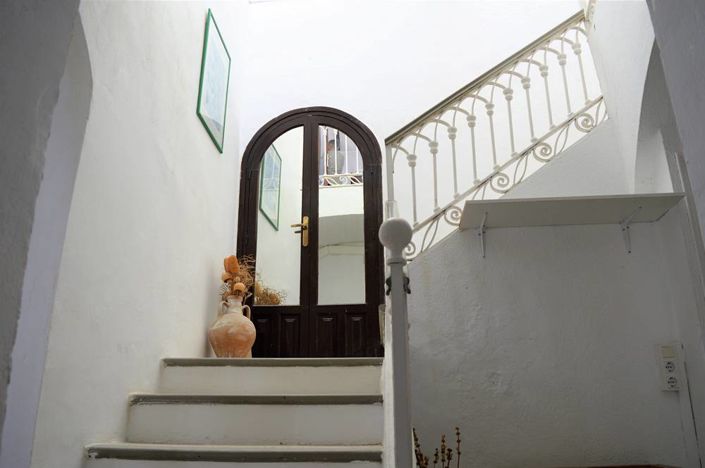 Image No.17-2 Bed Commercial for sale