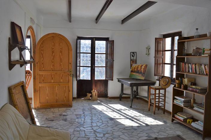 Image No.21-2 Bed Commercial for sale