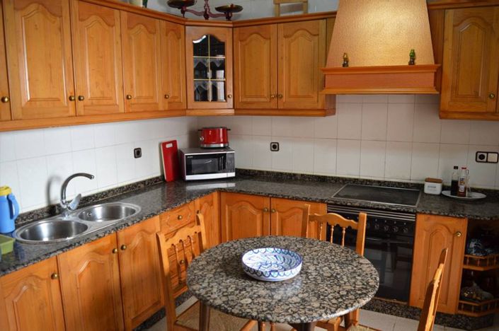 Image No.12-3 Bed Townhouse for sale