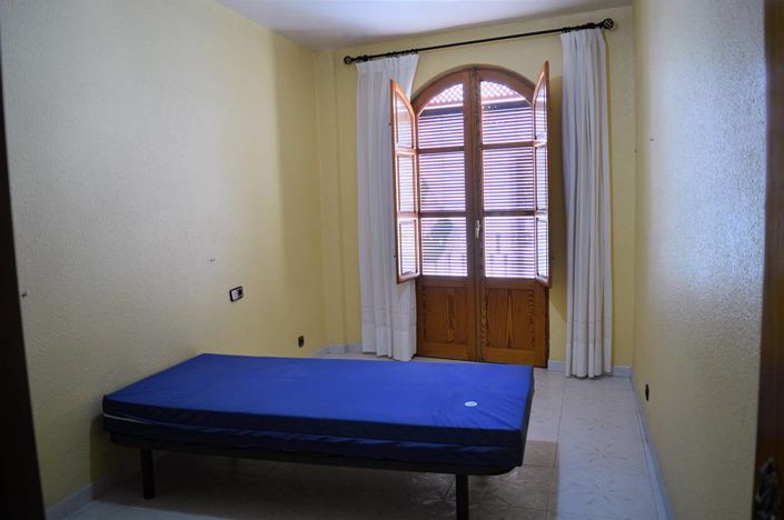 Image No.15-3 Bed Townhouse for sale