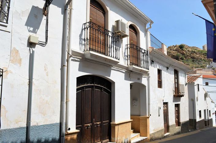 Image No.2-3 Bed Townhouse for sale