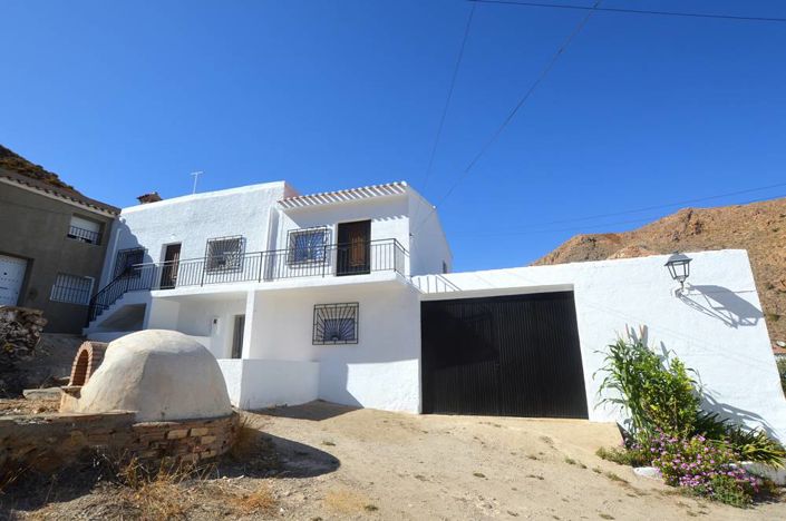 Image No.1-3 Bed Townhouse for sale