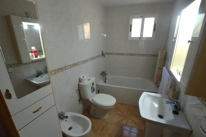 Image No.24-3 Bed Townhouse for sale