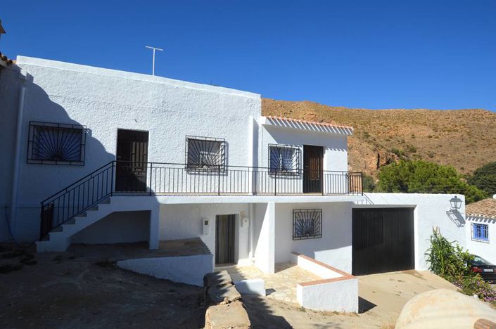 Image No.3-3 Bed Townhouse for sale