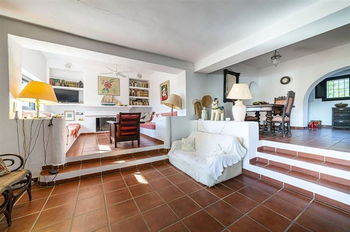 Image No.12-6 Bed Villa for sale