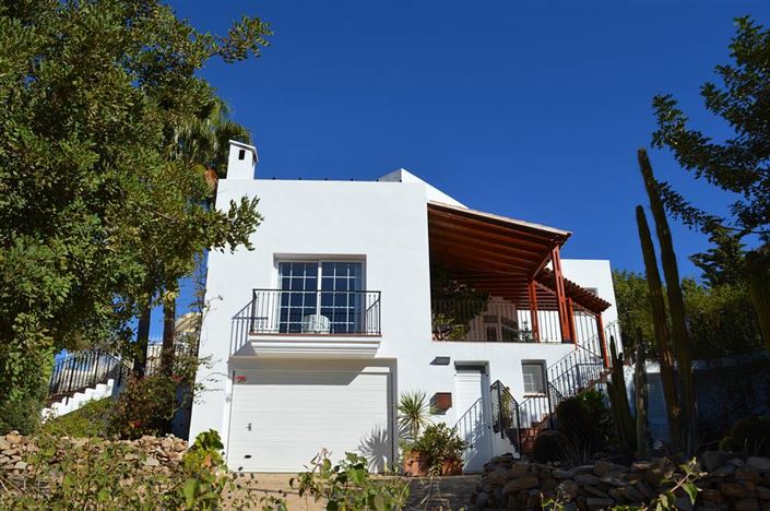 Image No.2-4 Bed Villa for sale