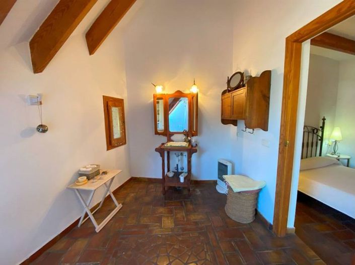 Image No.23-7 Bed Country House for sale