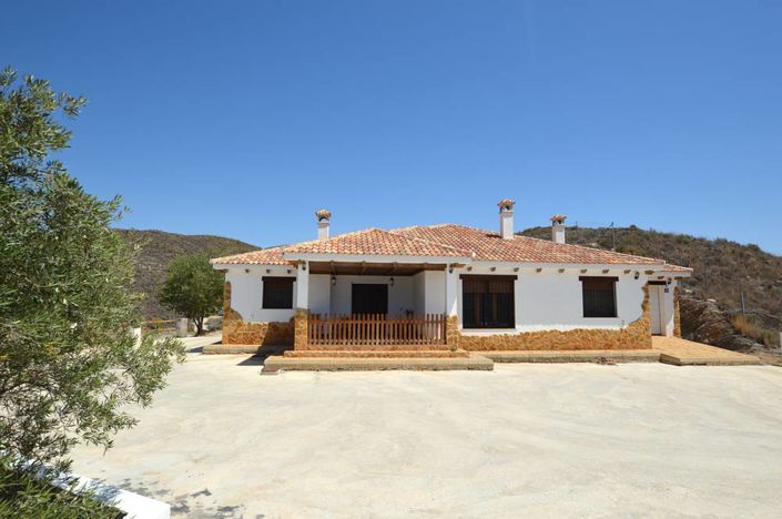 Image No.1-4 Bed Country House for sale
