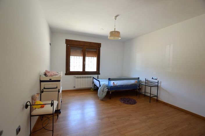 Image No.22-4 Bed Country House for sale