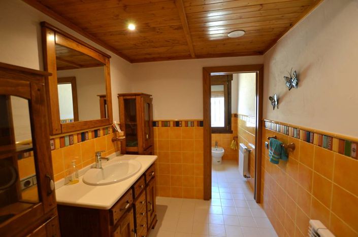 Image No.24-4 Bed Country House for sale