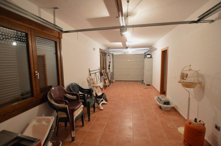 Image No.25-4 Bed Country House for sale