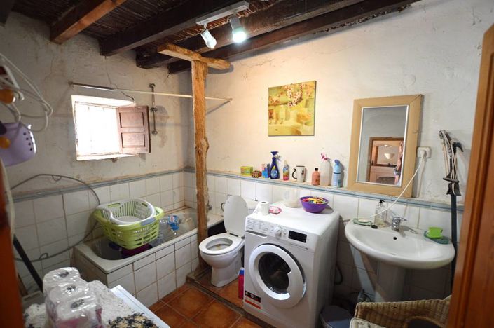 Image No.21-4 Bed Townhouse for sale