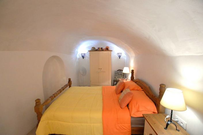 Image No.20-3 Bed Country House for sale