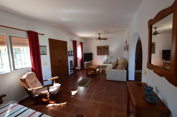 Image No.13-3 Bed Townhouse for sale