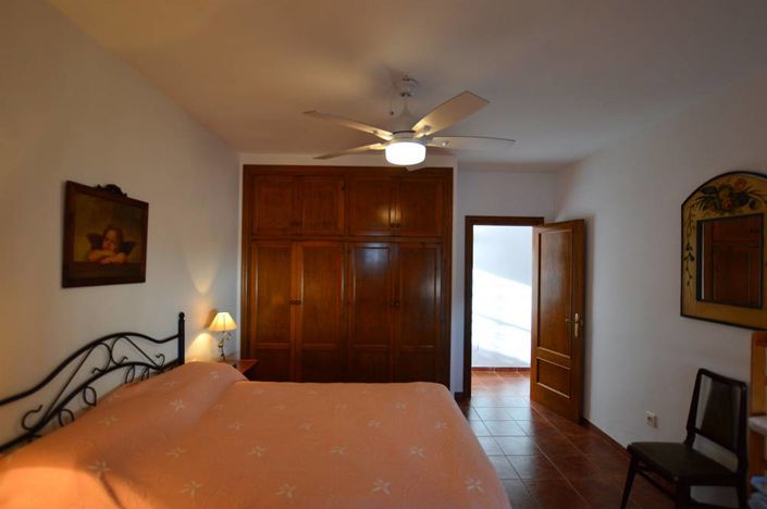 Image No.19-3 Bed Townhouse for sale