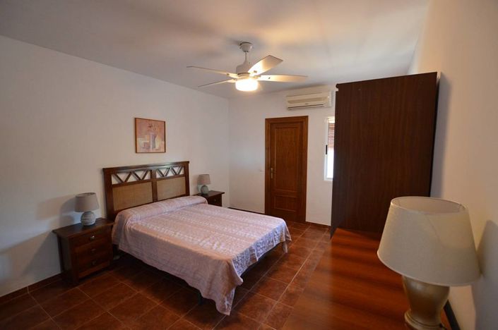 Image No.21-3 Bed Townhouse for sale