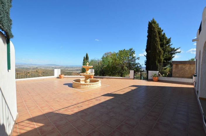 Image No.6-3 Bed Townhouse for sale