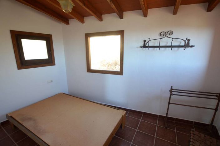 Image No.17-5 Bed Country House for sale