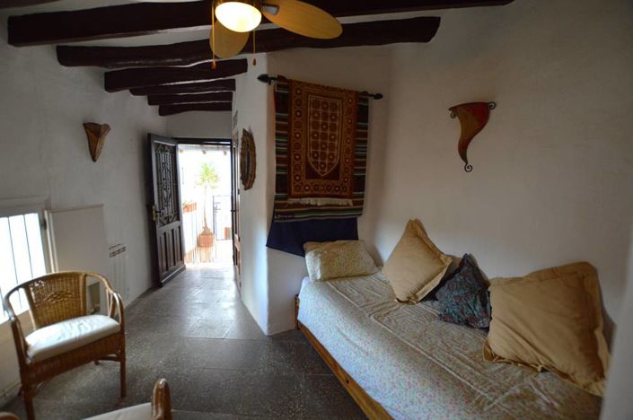 Image No.19-2 Bed Townhouse for sale