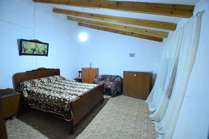 Image No.17-4 Bed Townhouse for sale