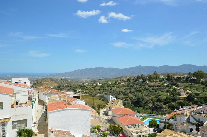 Image No.10-3 Bed Townhouse for sale