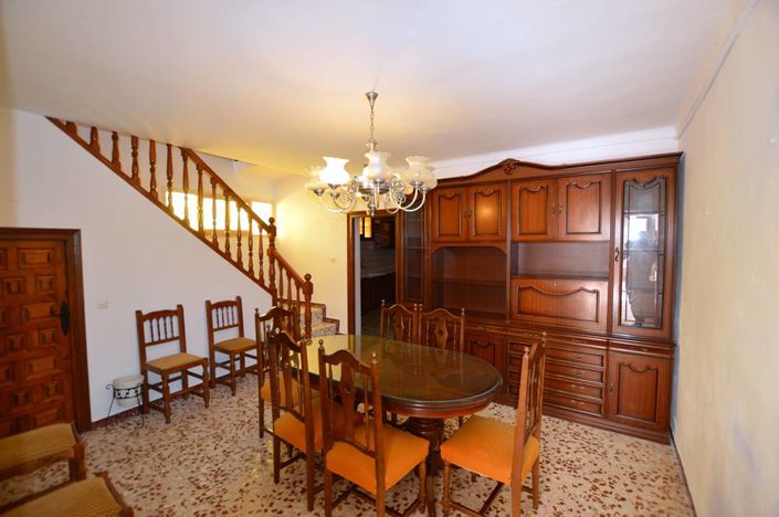 Image No.15-3 Bed Townhouse for sale