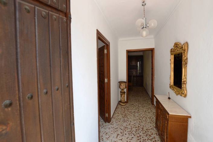 Image No.18-3 Bed Townhouse for sale