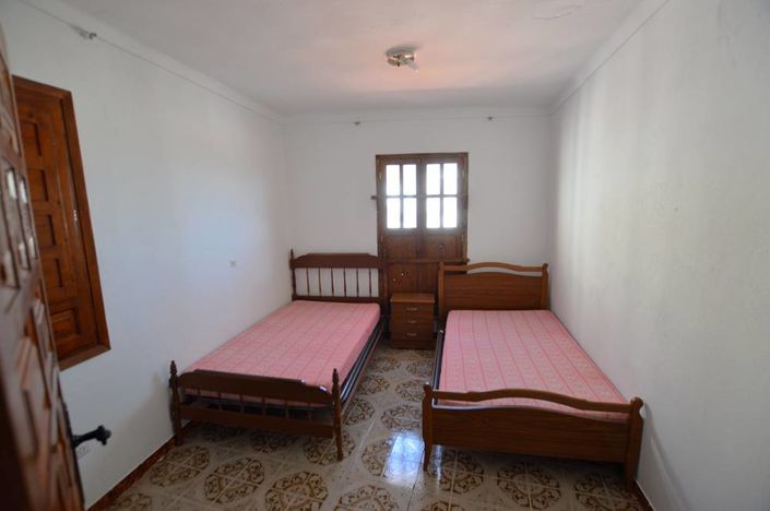 Image No.23-3 Bed Townhouse for sale